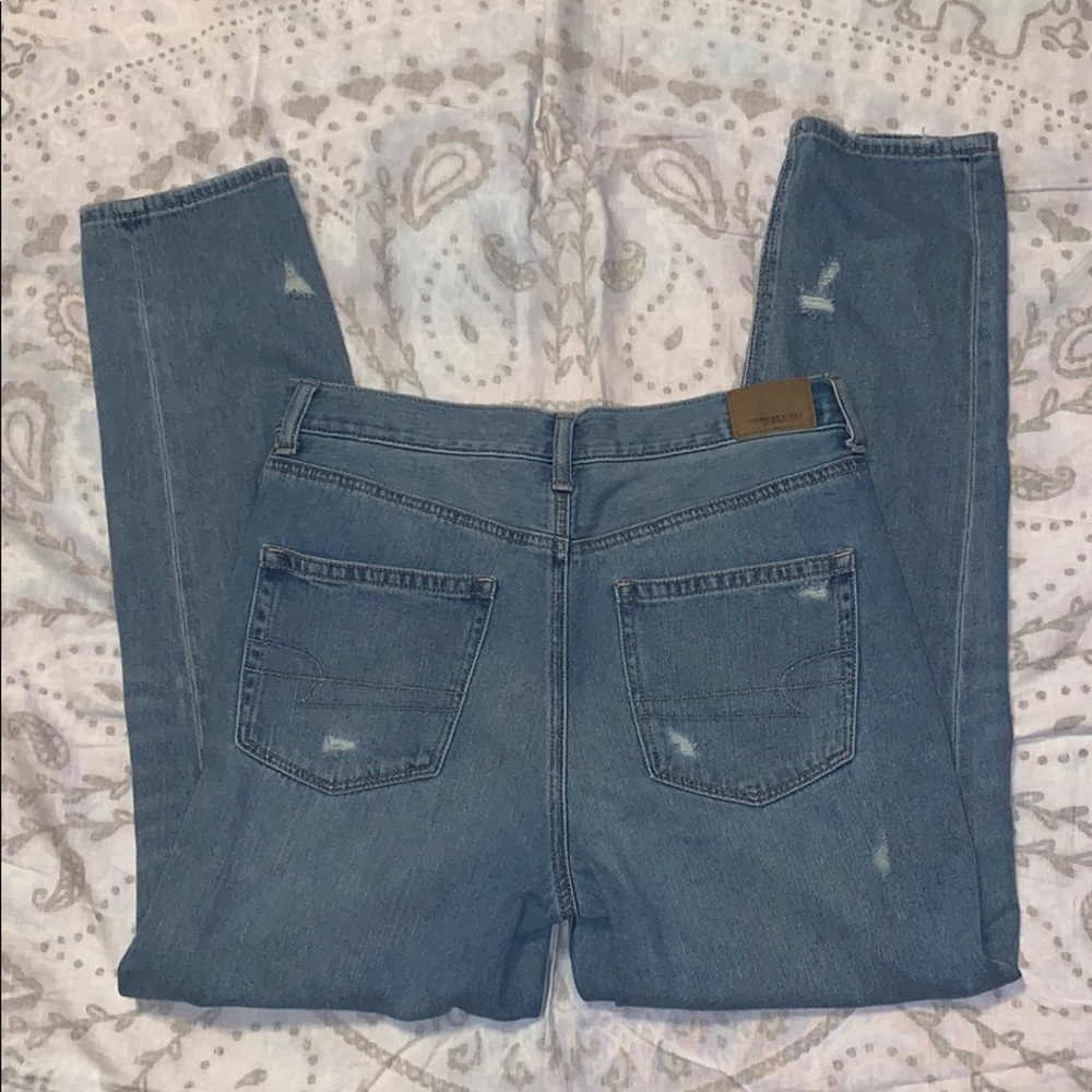 American Eagle High Rise Mom Jeans Distressed Sz 6 - Picture 3 of 6